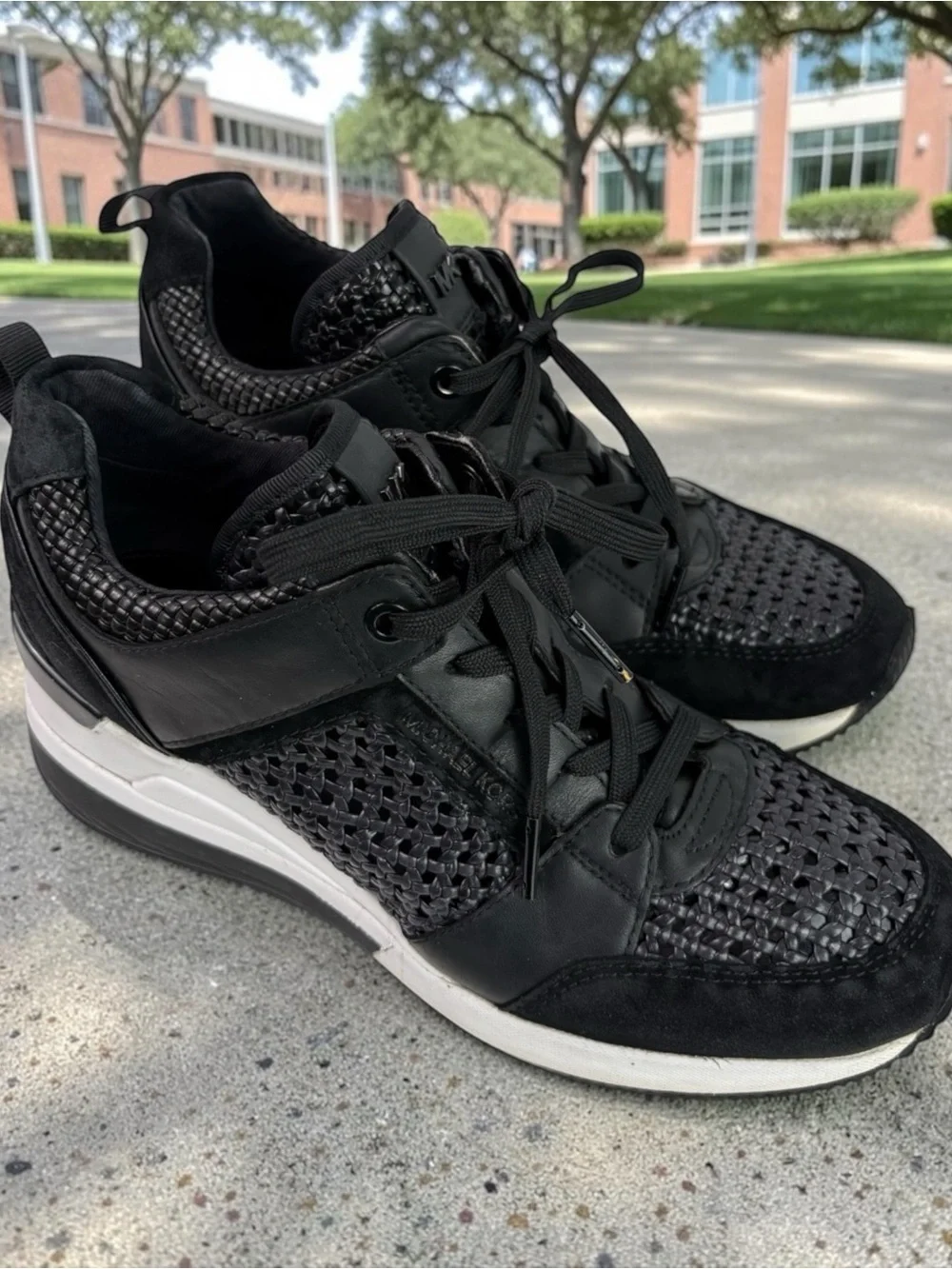 Michael Kors Black Leather Baskets Lace-Up Platform Sneakers woman’s shoes 7